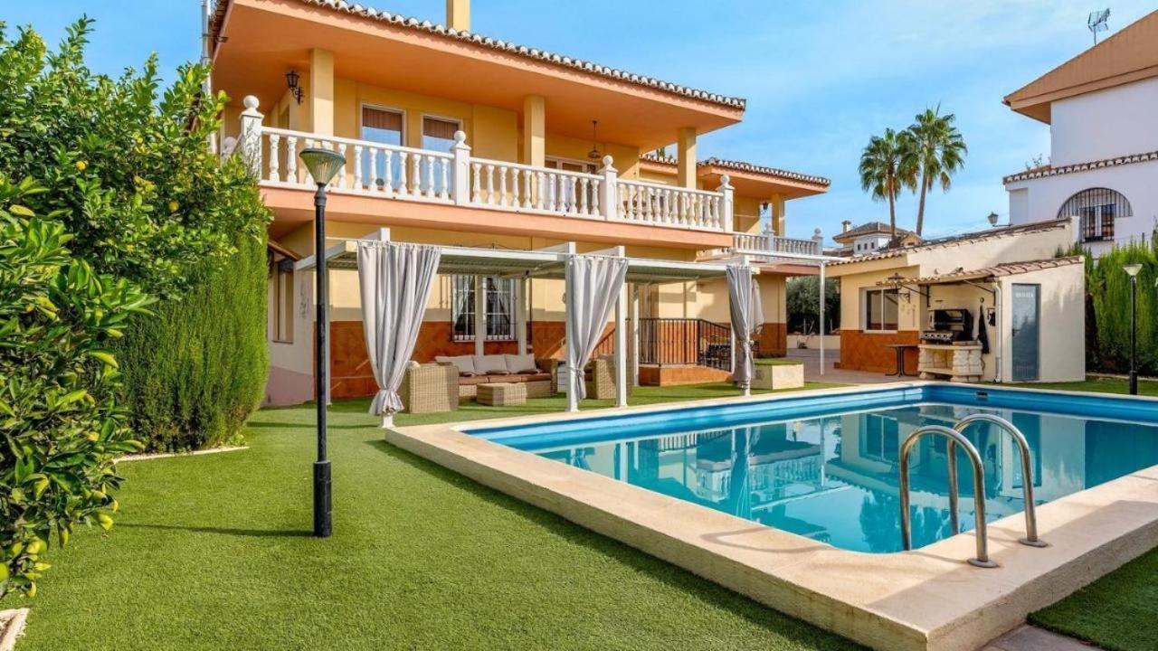 Villa De La Acacia Gojar Exterior photo