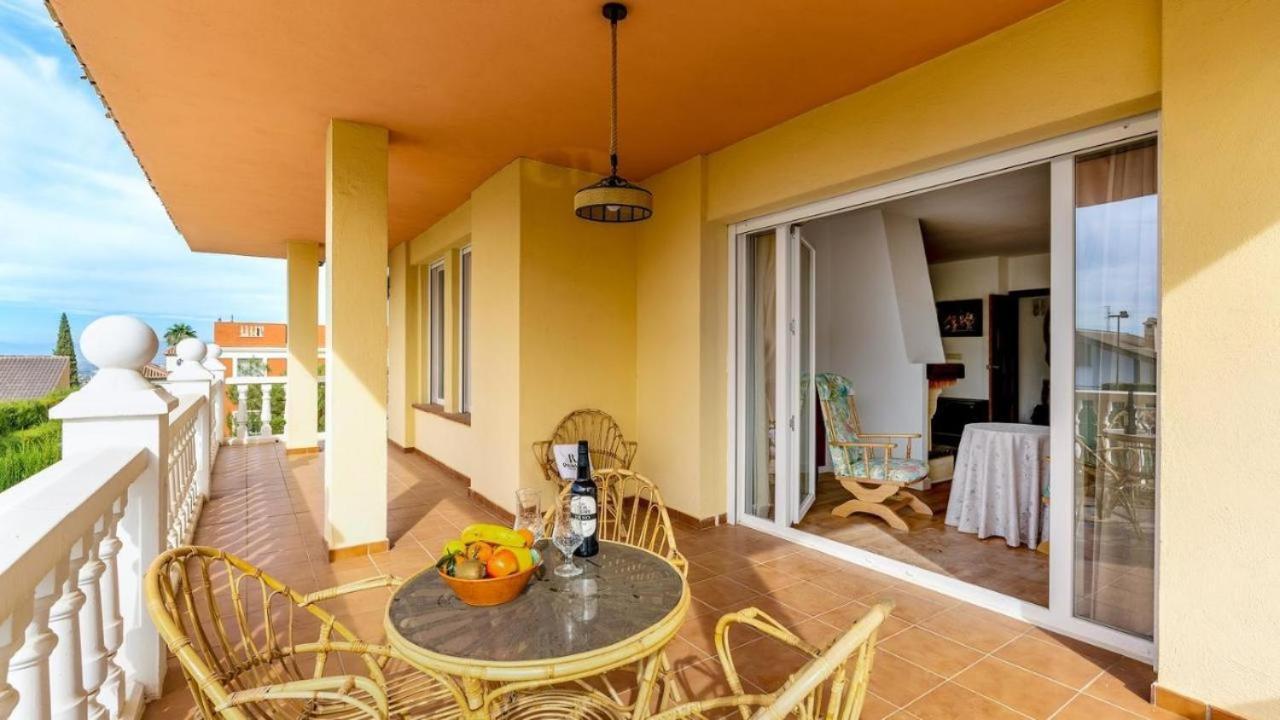 Villa De La Acacia Gojar Exterior photo